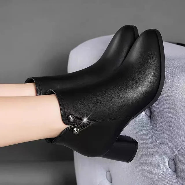 Bota Feminina de Inverno em Couro Legítimo - Victoria