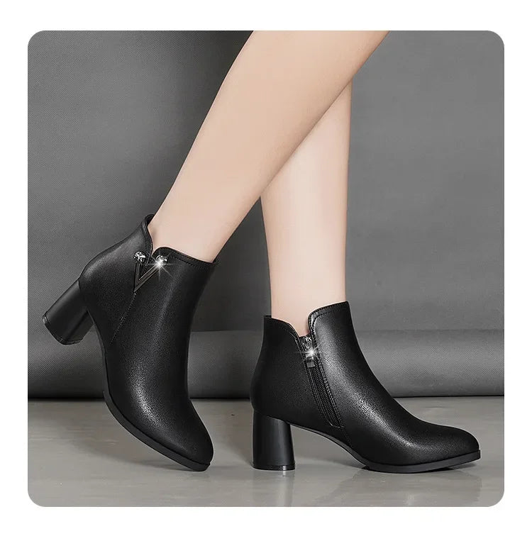 Bota Feminina de Inverno em Couro Legítimo - Victoria