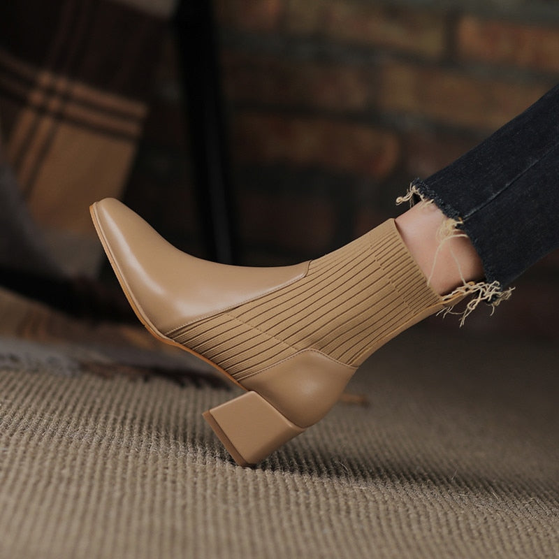 Bota Cano Curto feminina de Couro Legítimo - Monalise Elegance