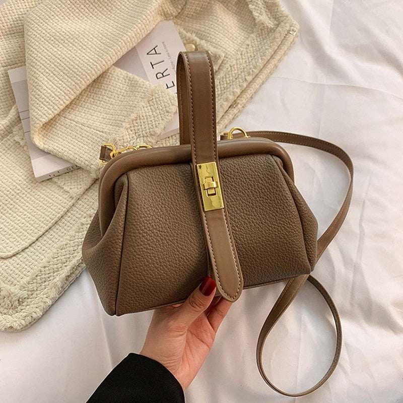 Bolsa Baú de Couro Legítimo Feminina com Alça Transversal - Gold