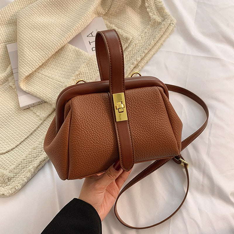 Bolsa Baú de Couro Legítimo Feminina com Alça Transversal - Gold