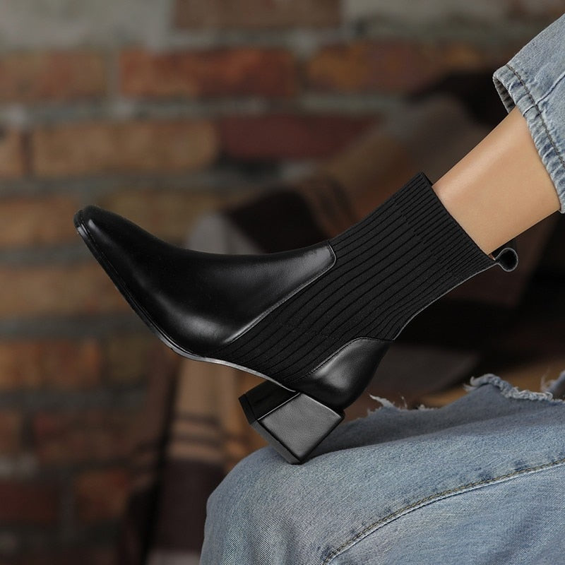 Bota Cano Curto feminina de Couro Legítimo - Monalise Elegance