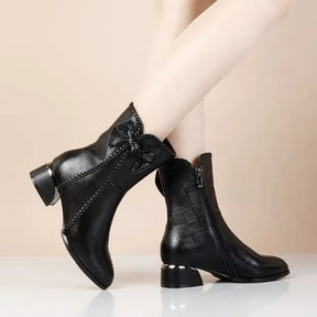 Bota Feminina Cano Médio de Couro Legítimo - Estilo Glacial