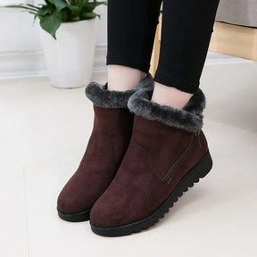 Bota Feminina de Inverno em Couro Legítimo - Slight