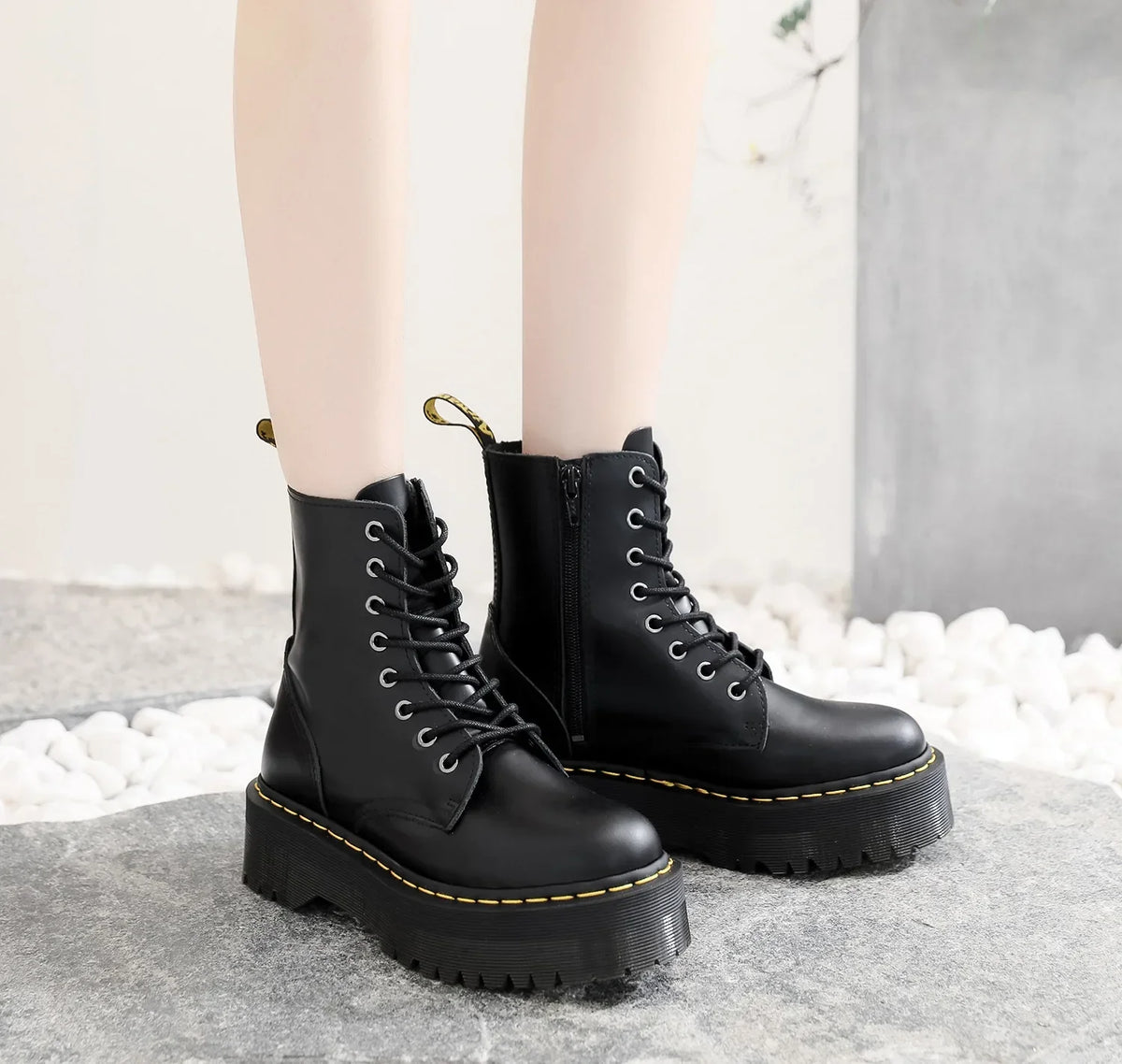 Bota Feminina de Inverno em Couro Legítimo - Borealis