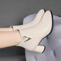 Bota Feminina de Inverno em Couro Legítimo - Victoria