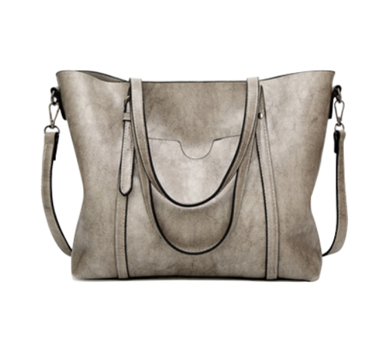 Bolsa Feminina de Ombro em Couro Legítimo - Mulher Elegante