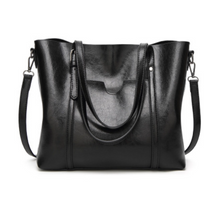 Bolsa Feminina de Ombro em Couro Legítimo - Mulher Elegante