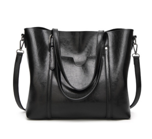 Bolsa Feminina de Ombro em Couro Legítimo - Mulher Elegante