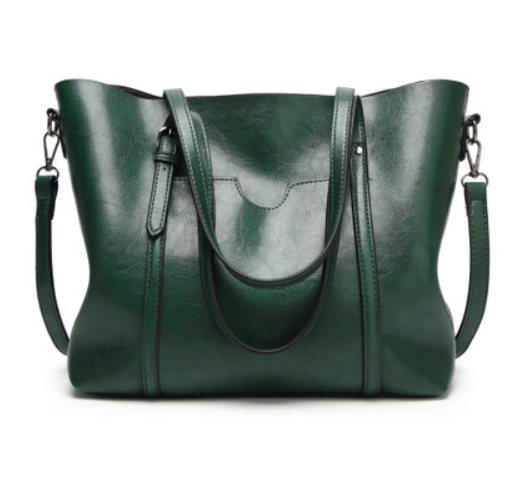 Bolsa Feminina de Ombro em Couro Legítimo - Mulher Elegante