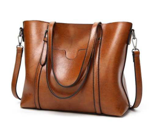 Bolsa Feminina de Ombro em Couro Legítimo - Mulher Elegante