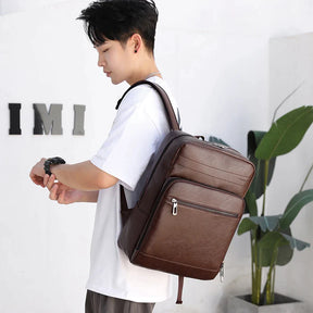 Mochila Masculina De Couro Legítimo - Louis