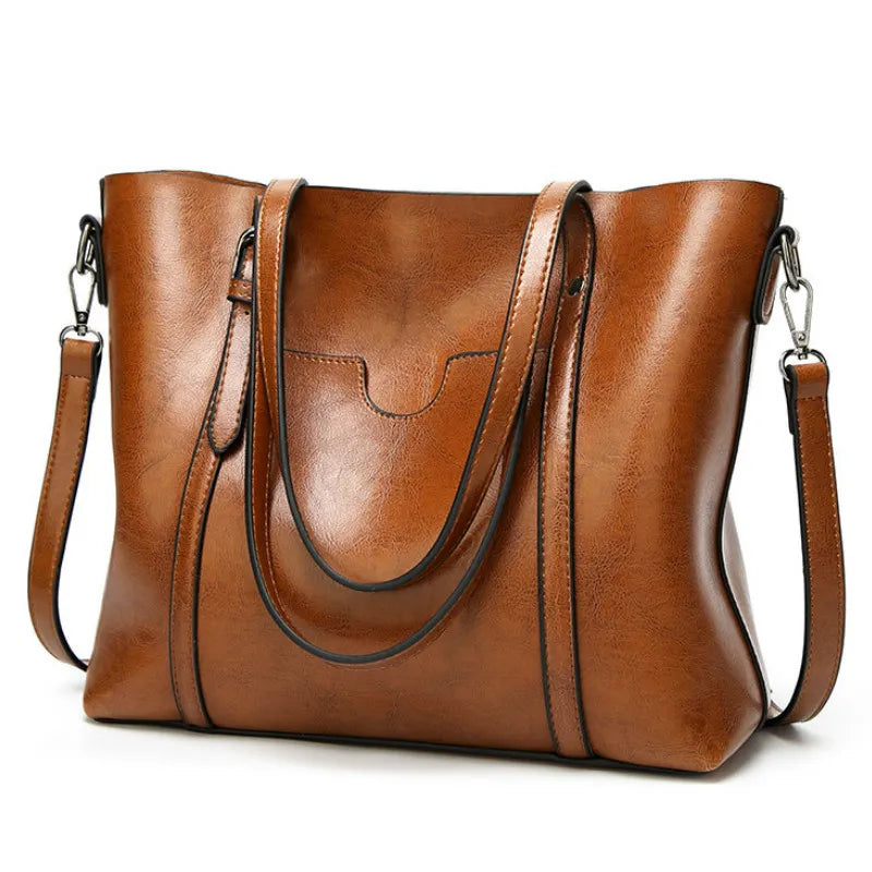 Bolsa Feminina de Ombro em Couro Legítimo - Mulher Elegante