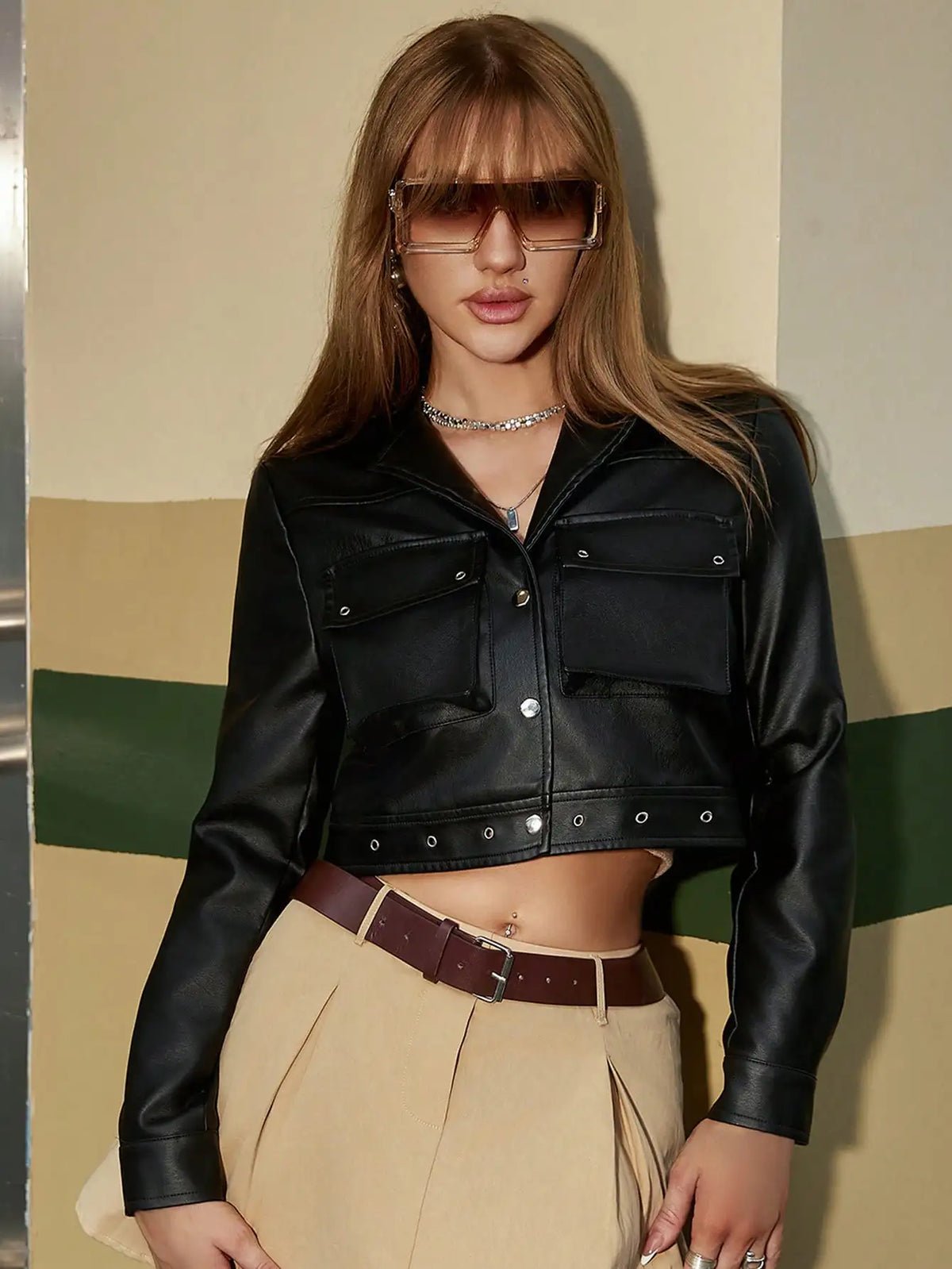 Jaqueta Cropped Feminina de Couro Legítimo - Spicy