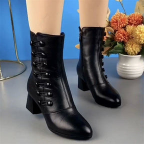 Bota Feminina de Couro Legítimo e Salto Grosso - Zip Fashion