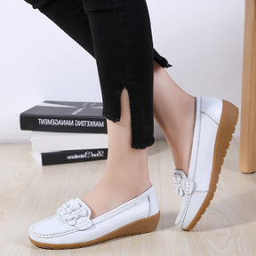 Mocassim Feminino Tratorado de Couro Legítimo - Sophie